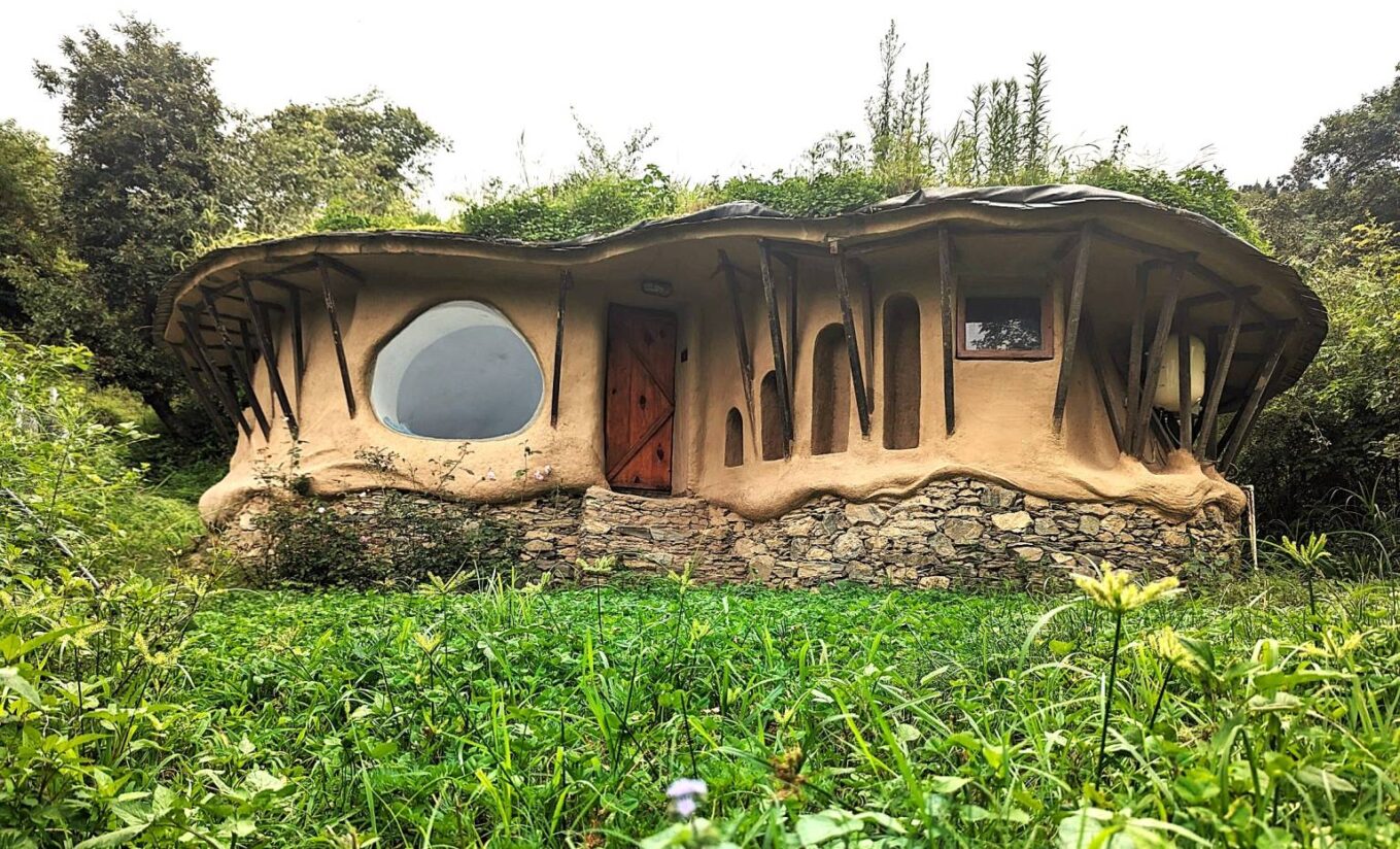 Geeli Mitti Shapes Spaces with Mud and Magic