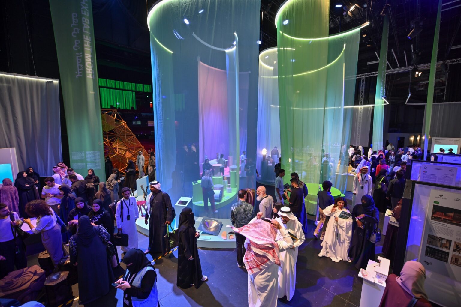 Turning the Spotlight on Behind the Curtains at Tanween 2024